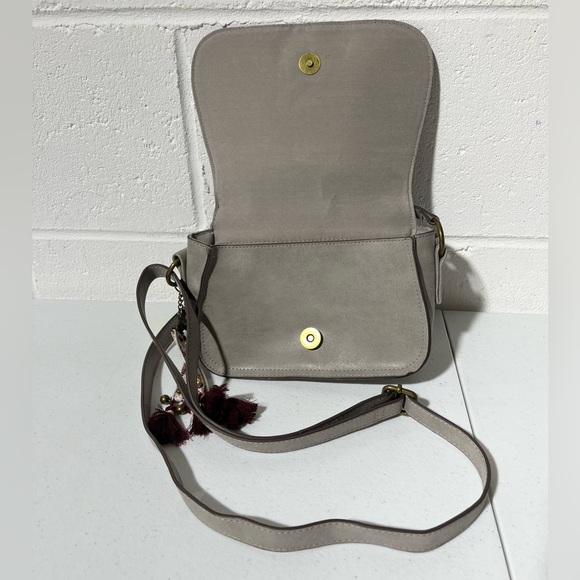 T-Shirt & Jeans Mini Crossbody Shoulder Bag/Purse Grayish Taupe Bag Charm - Picture 6 of 11